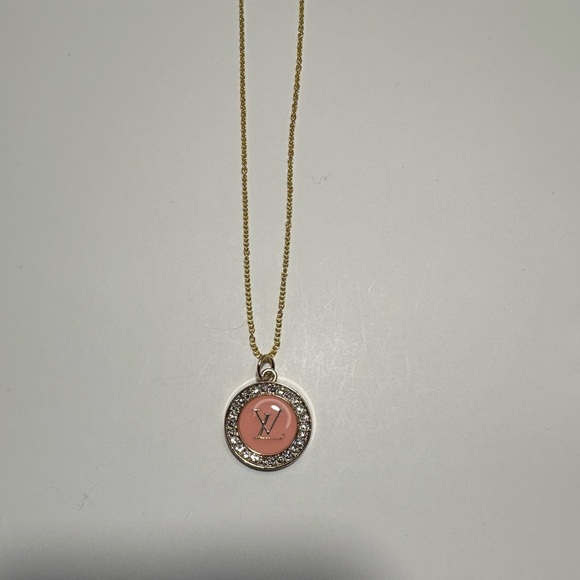 Louis Vuitton Charm w/unbranded chain - Picture 3 of 4